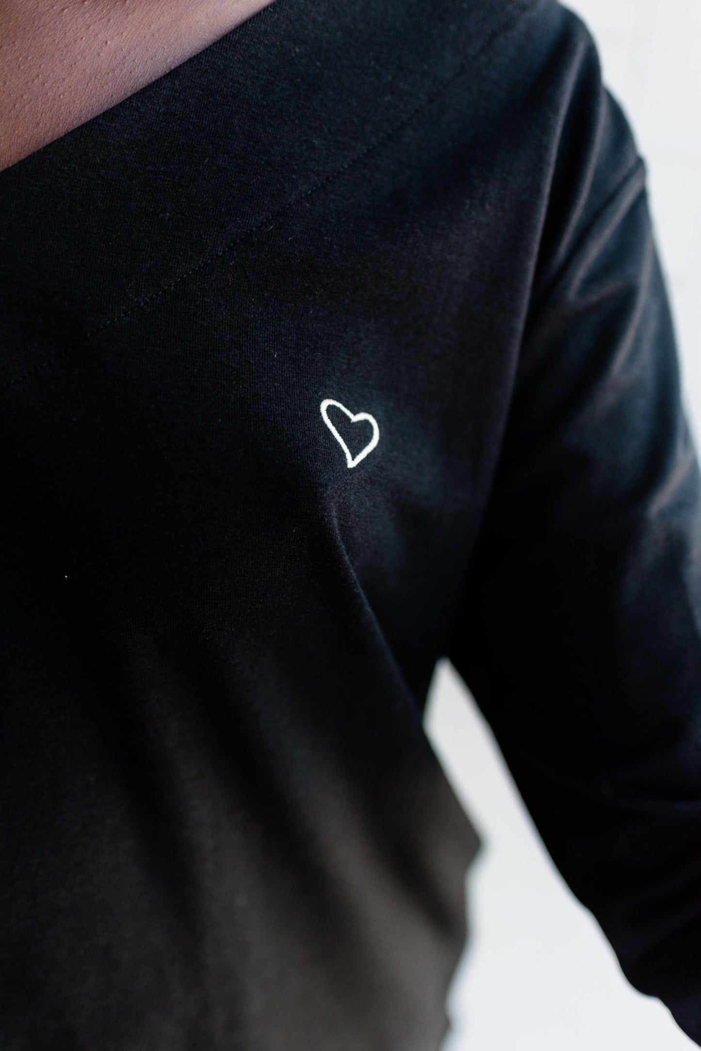Jamie V-Neck Sleep Top | Black with Heart