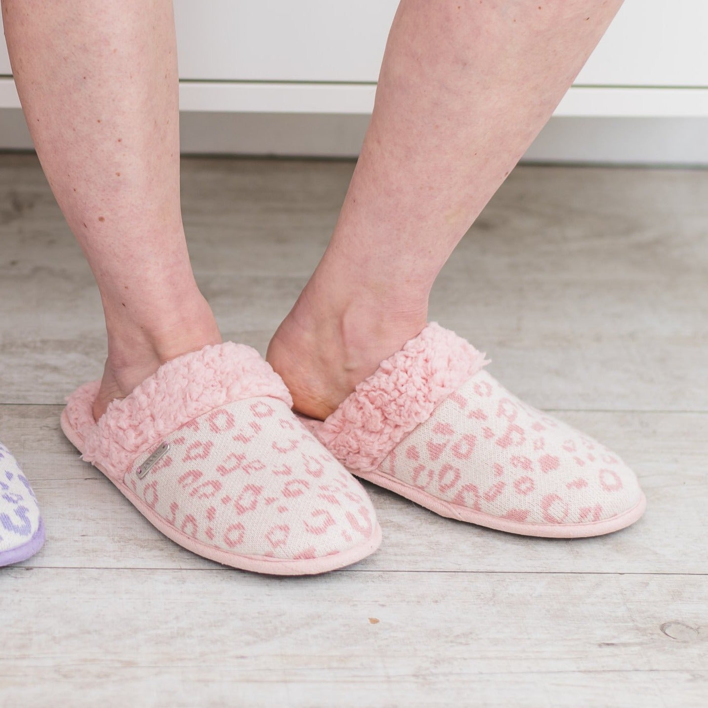 Pastel Creekside Slide Slippers | Cheetah Pink Dogwood