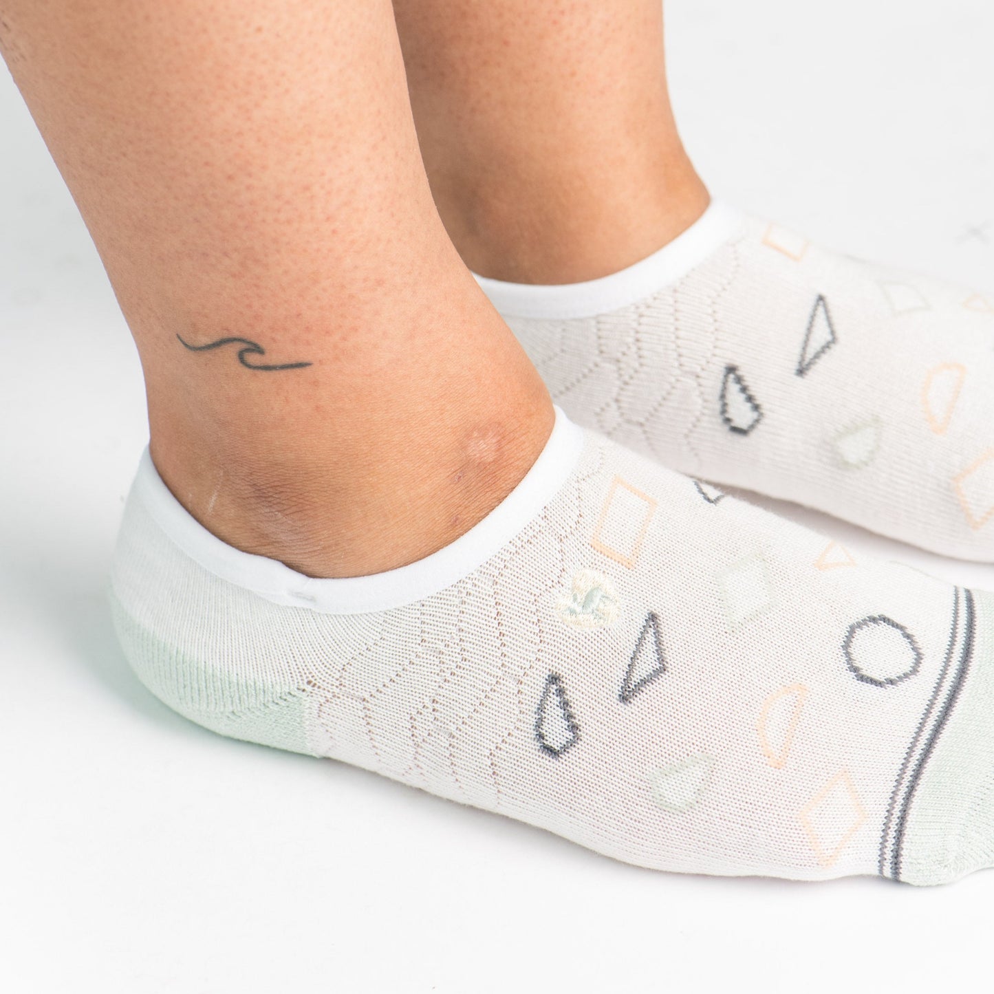 Bamboo Socks | No Fuss No-Show | Splash Star White