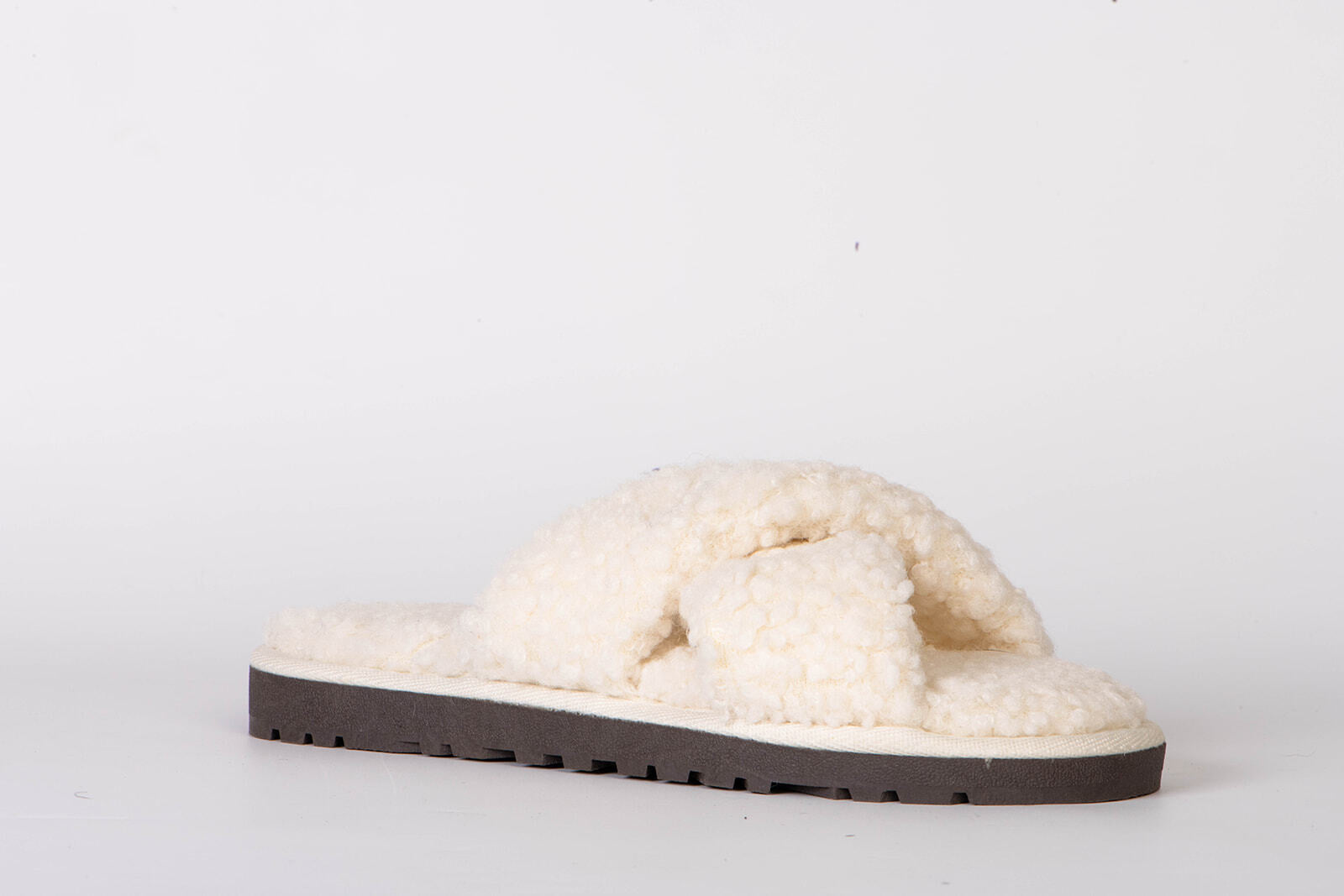 Criss cross cheap faux fur slippers