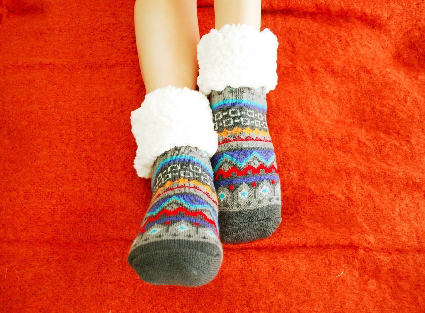 Pudus Cozy Winter Slipper Socks for Women and Men with Non-Slip Grippers and Faux Fur Sherpa Fleece - Adult Regular Fuzzy Socks Nordic Grey - Classic Slipper Sock