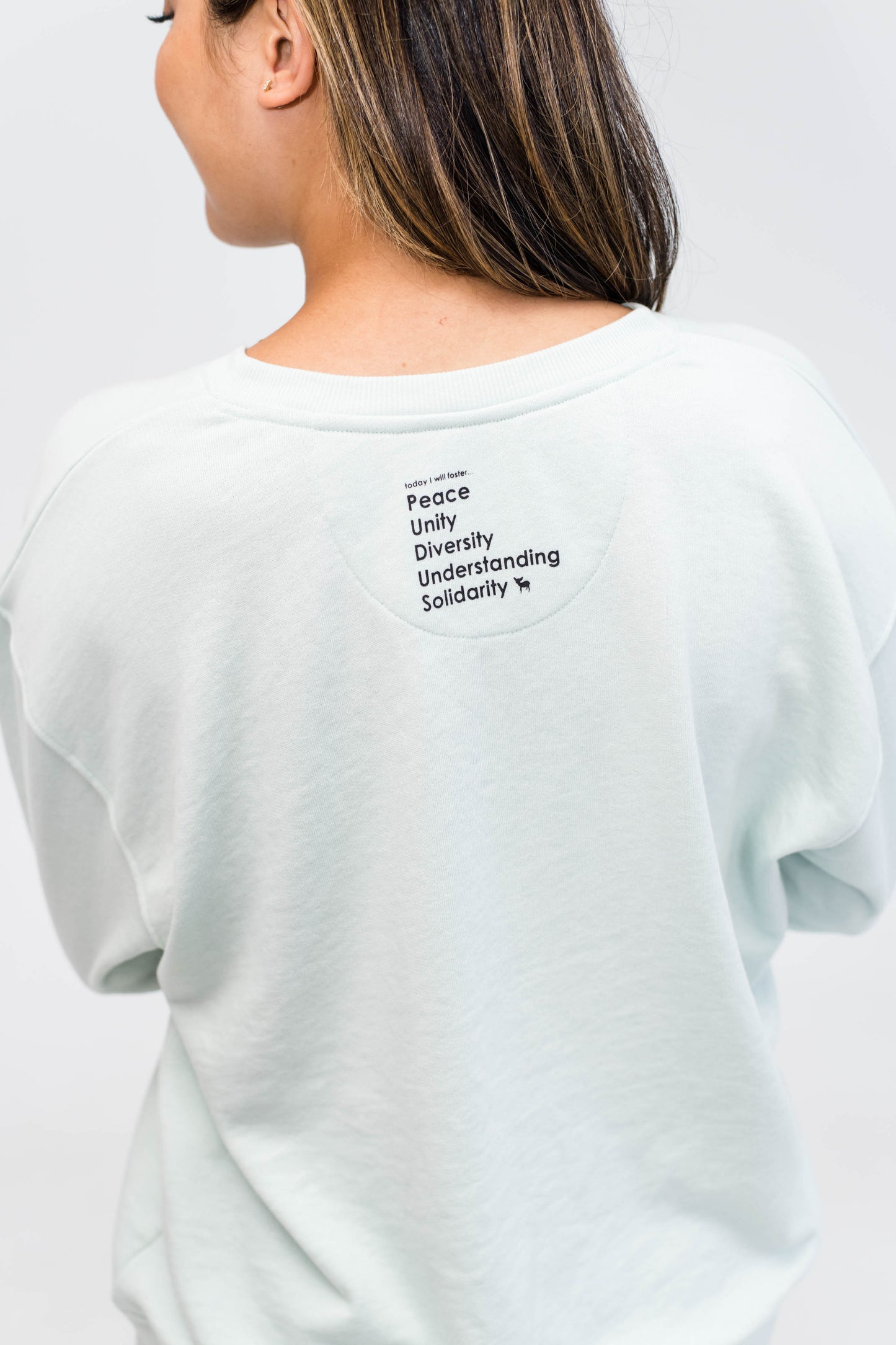 Darin V-Neck 3/4 Sleeve Sweatshirt | Dew Drop