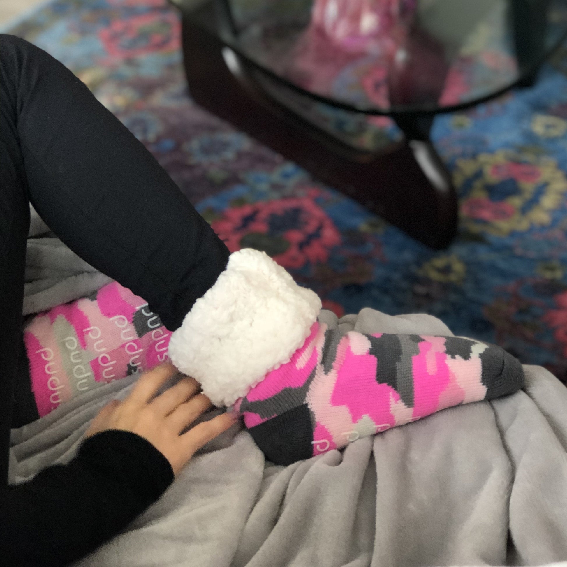 Pudus Bright Pink Camouflage Cozy Winter Slipper Socks for Women and Men  with Non-Slip Grippers and Faux Fur Sherpa Fleece - Adult Regular Fuzzy  Socks : : Clothing, Shoes & Accessories