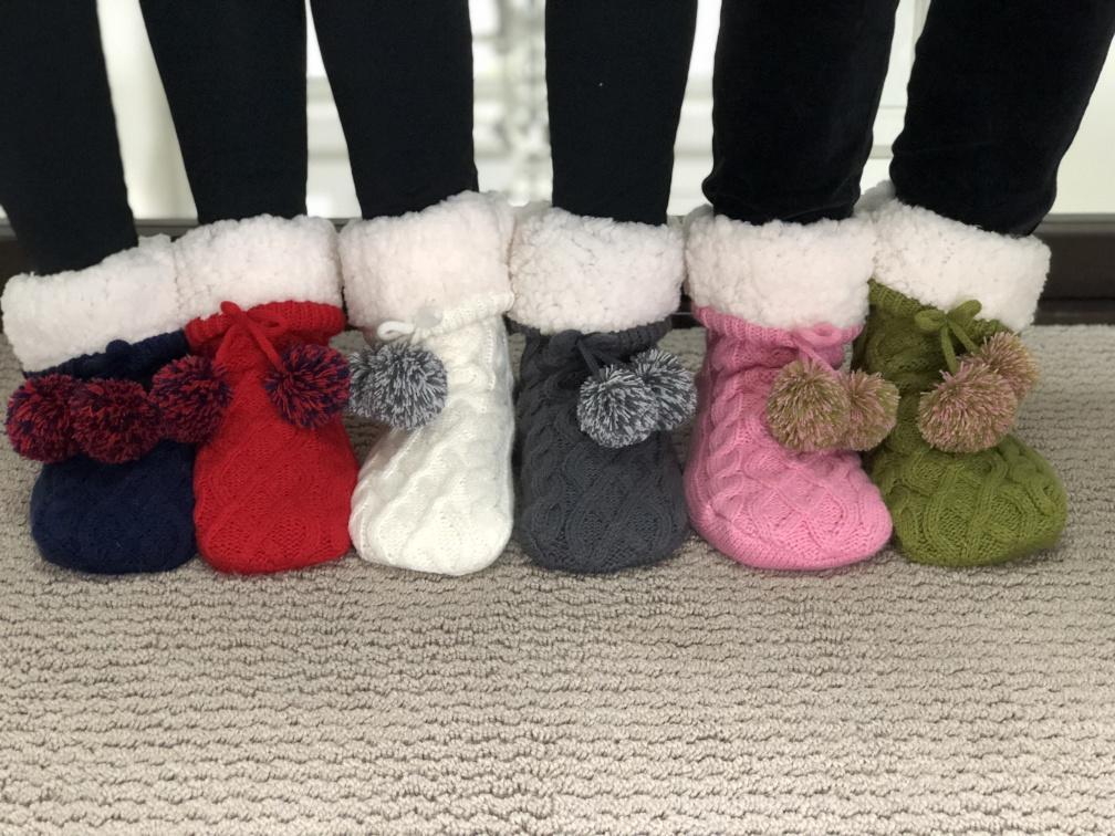Pudus Winter Cable Knit Slipper Socks for Women and Men with Non-Slip Grippers and Faux Fur Sherpa Fleece Lining - Adult Regular Fuzzy Socks Cable Knit White - Classic Slipper Sock