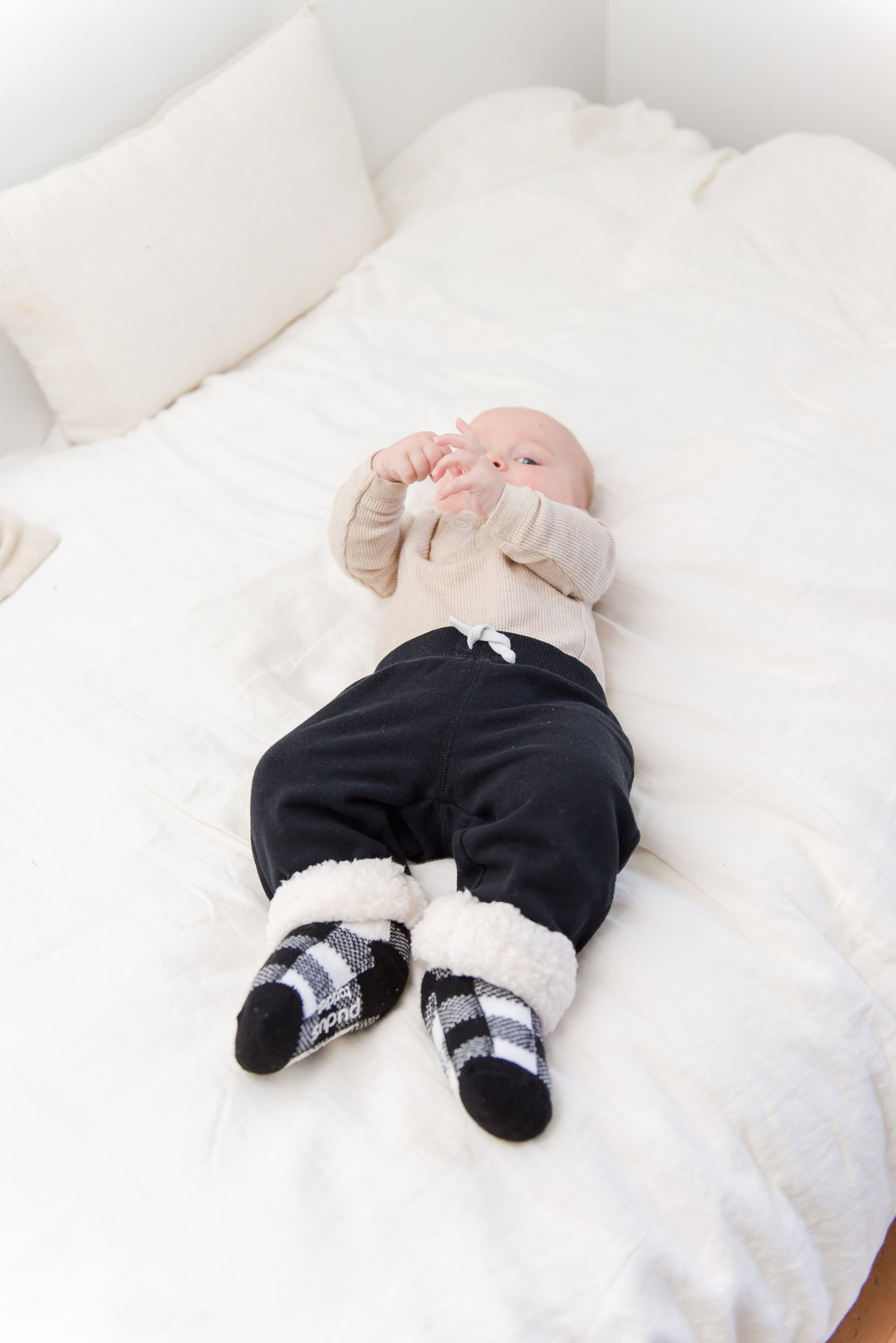 Pudus Cozy Winter Slipper Socks for Toddlers with Non-Slip Grippers and Faux Fur Sherpa Fleece - Baby Boy and Girl Fuzzy Socks (Ages 1-3) Lumberjack White - Toddler Slipper Sock