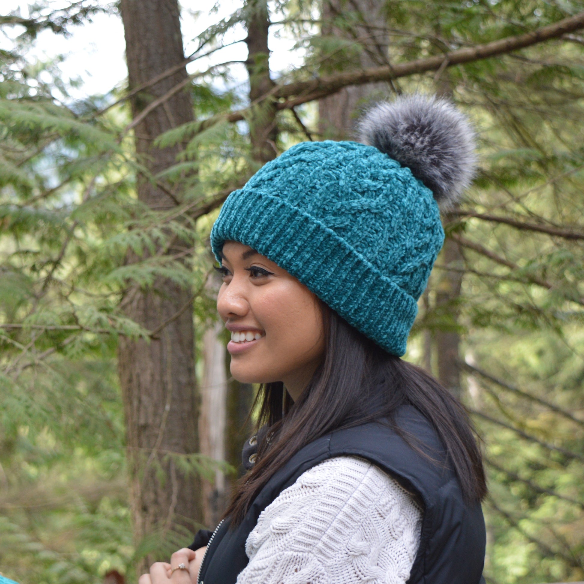 Pudus Winter Cable Knit Chenille Toque in Harbour Teal with Fuzzy Pom Pom and Faux Fur Sherpa Fleece Lining
