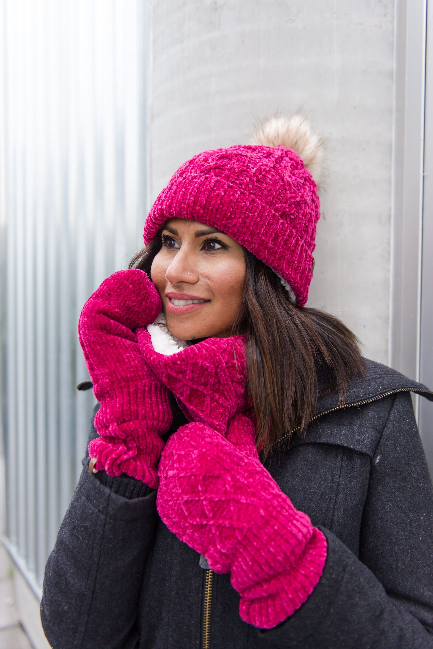 Pudus Chenille Cable Knit Winter Mittens for Women, Fleece-Lined Warm Gloves Cable Knit Raspberry Chenille - Mittens Adult
