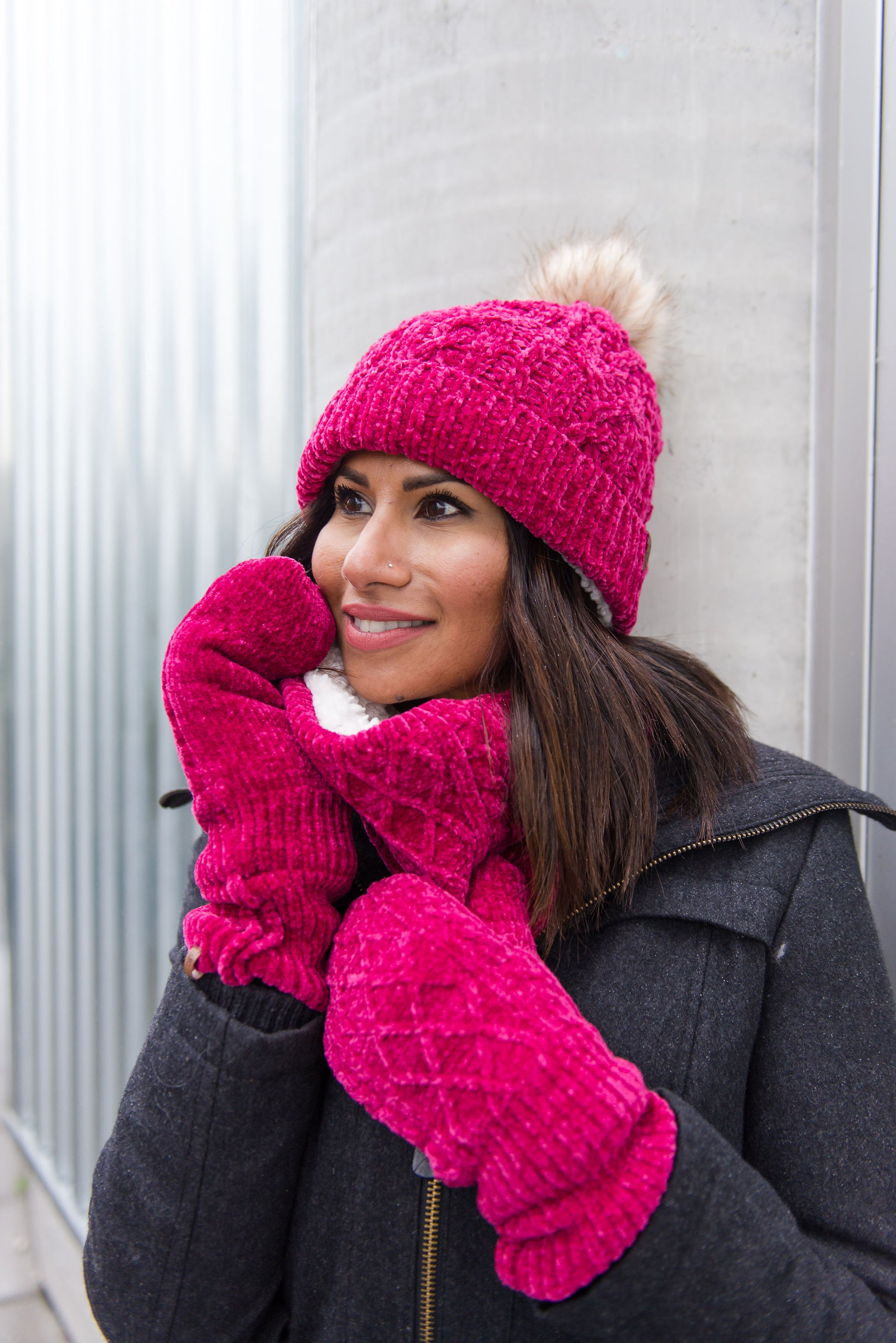 Pudus Chenille Cable Knit Winter Mittens for Women, Fleece-Lined Warm Gloves Cable Knit Raspberry Chenille - Mittens Adult