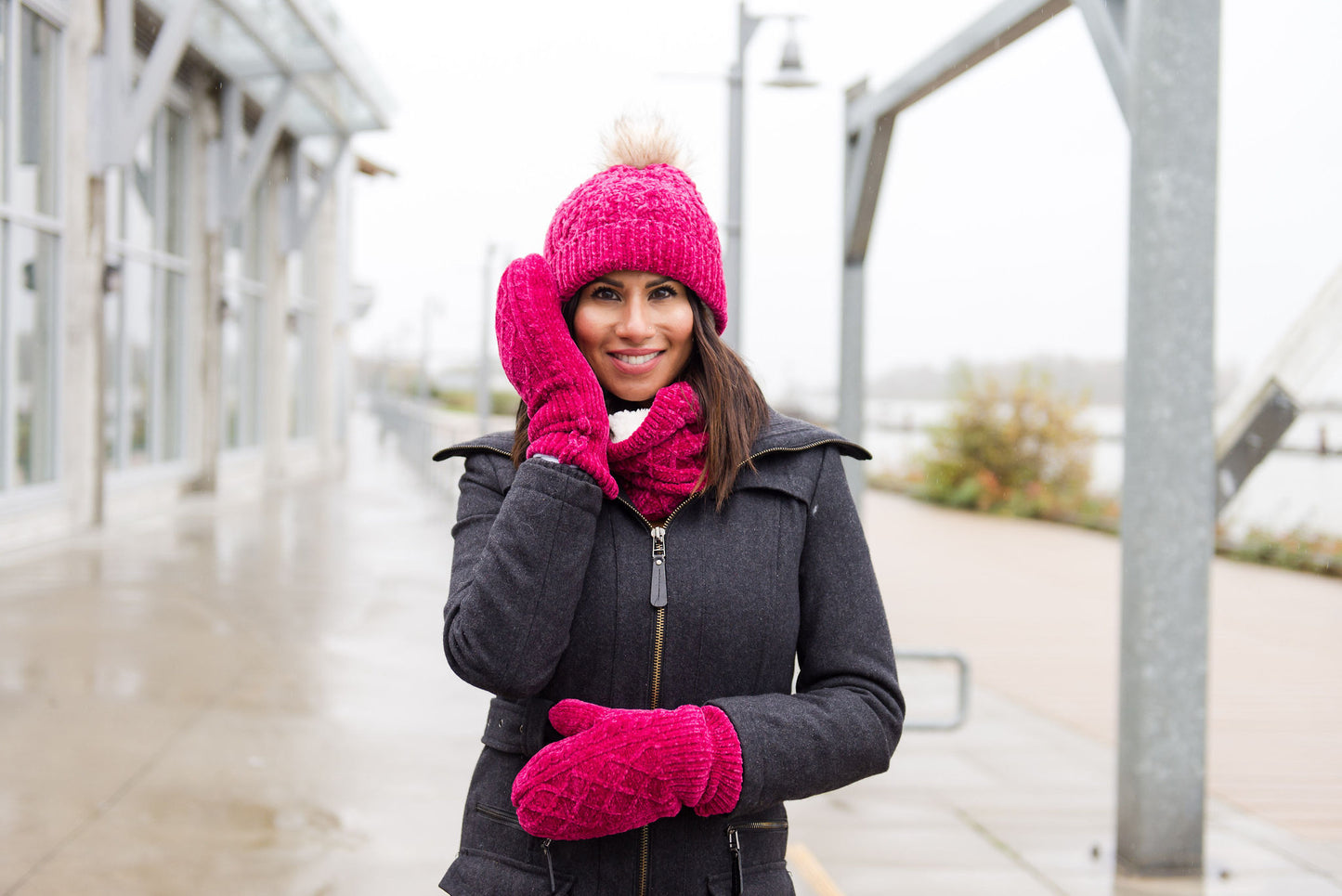 Pudus Chenille Cable Knit Winter Mittens for Women, Fleece-Lined Warm Gloves Cable Knit Raspberry Chenille - Mittens Adult