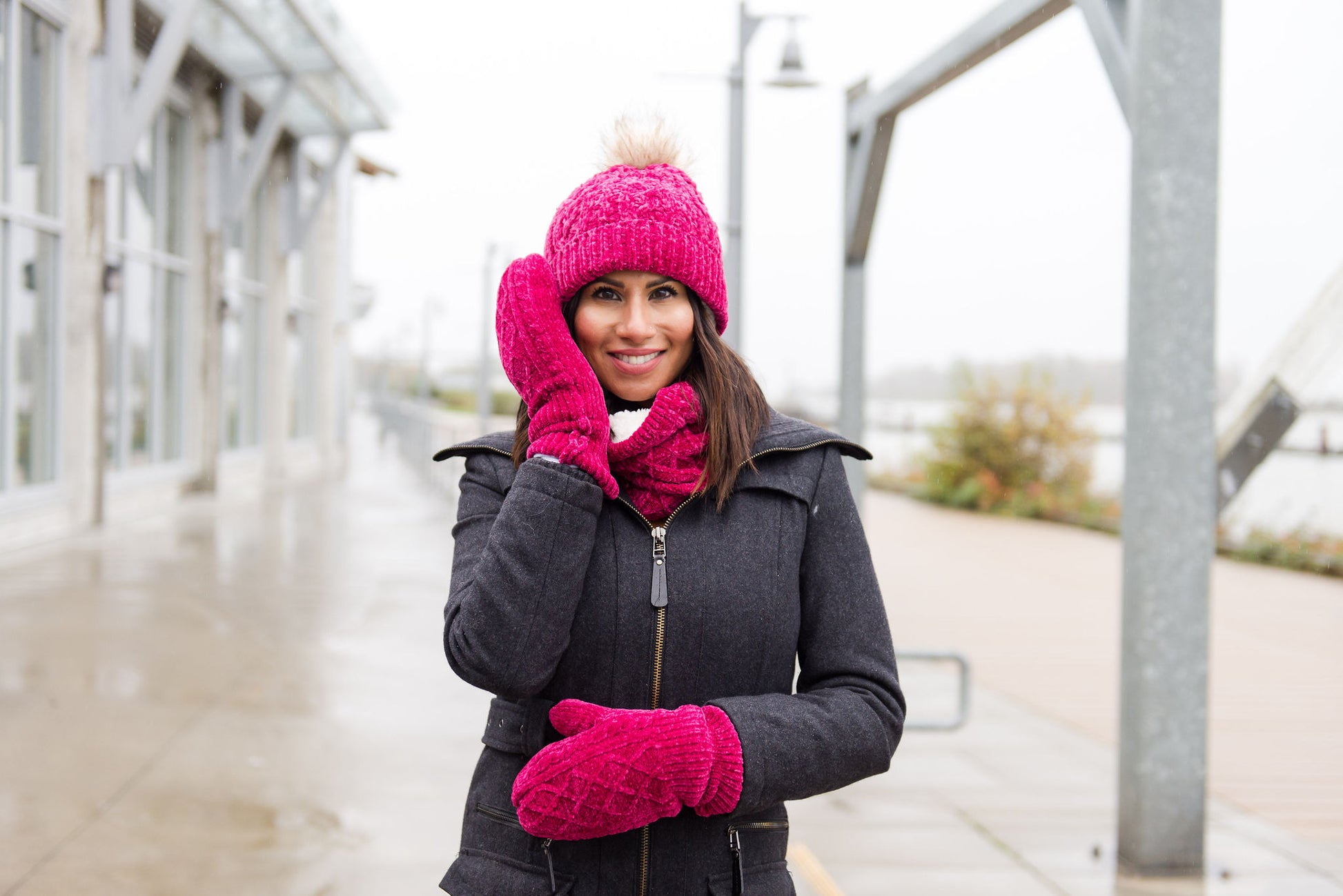 Pudus Chenille Cable Knit Winter Mittens for Women, Fleece-Lined Warm Gloves Cable Knit Raspberry Chenille - Mittens Adult