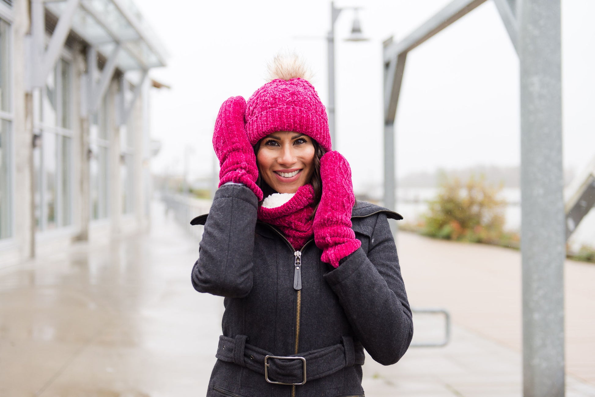 Pudus Chenille Cable Knit Winter Mittens for Women, Fleece-Lined Warm Gloves Cable Knit Raspberry Chenille - Mittens Adult