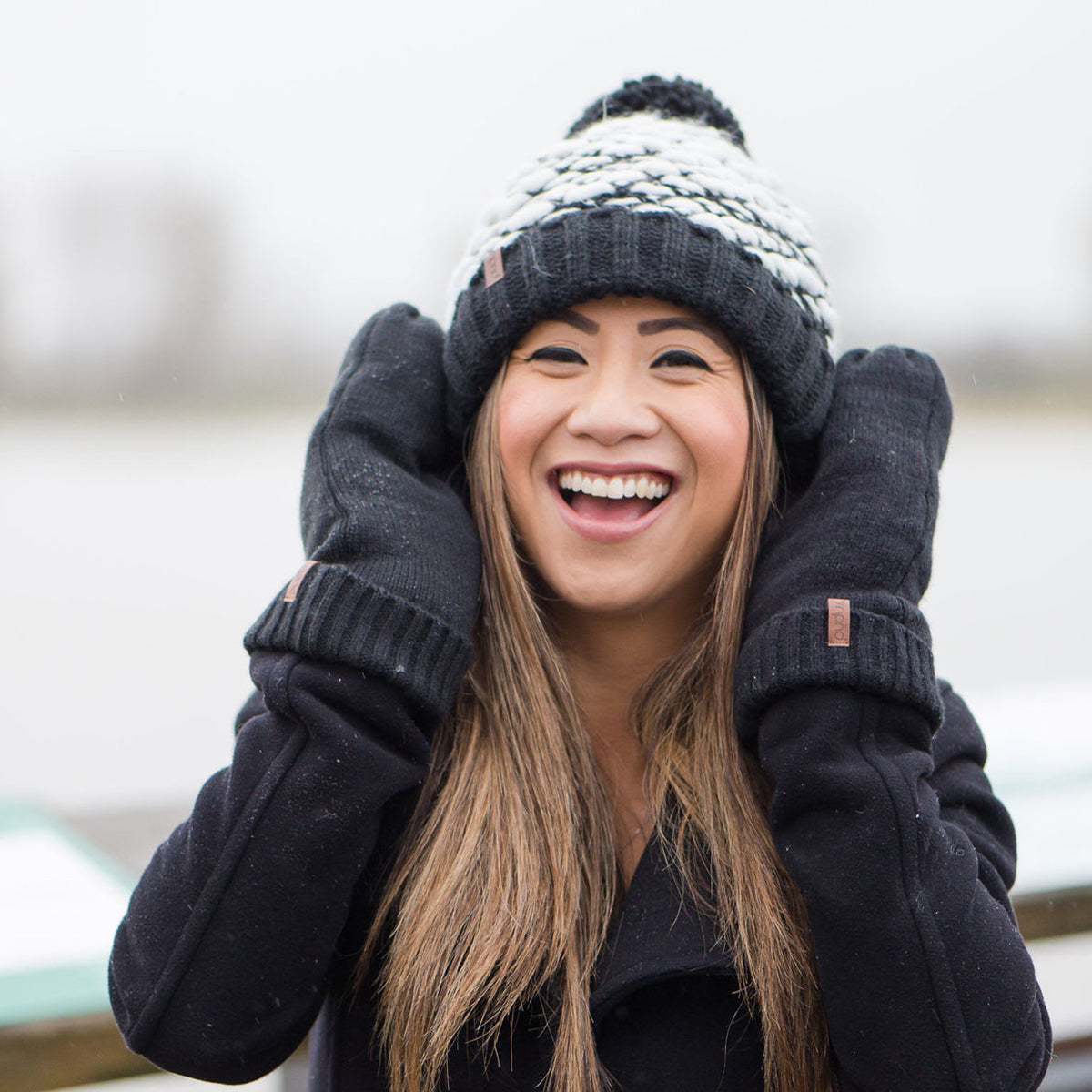 Knit Mittens | Black