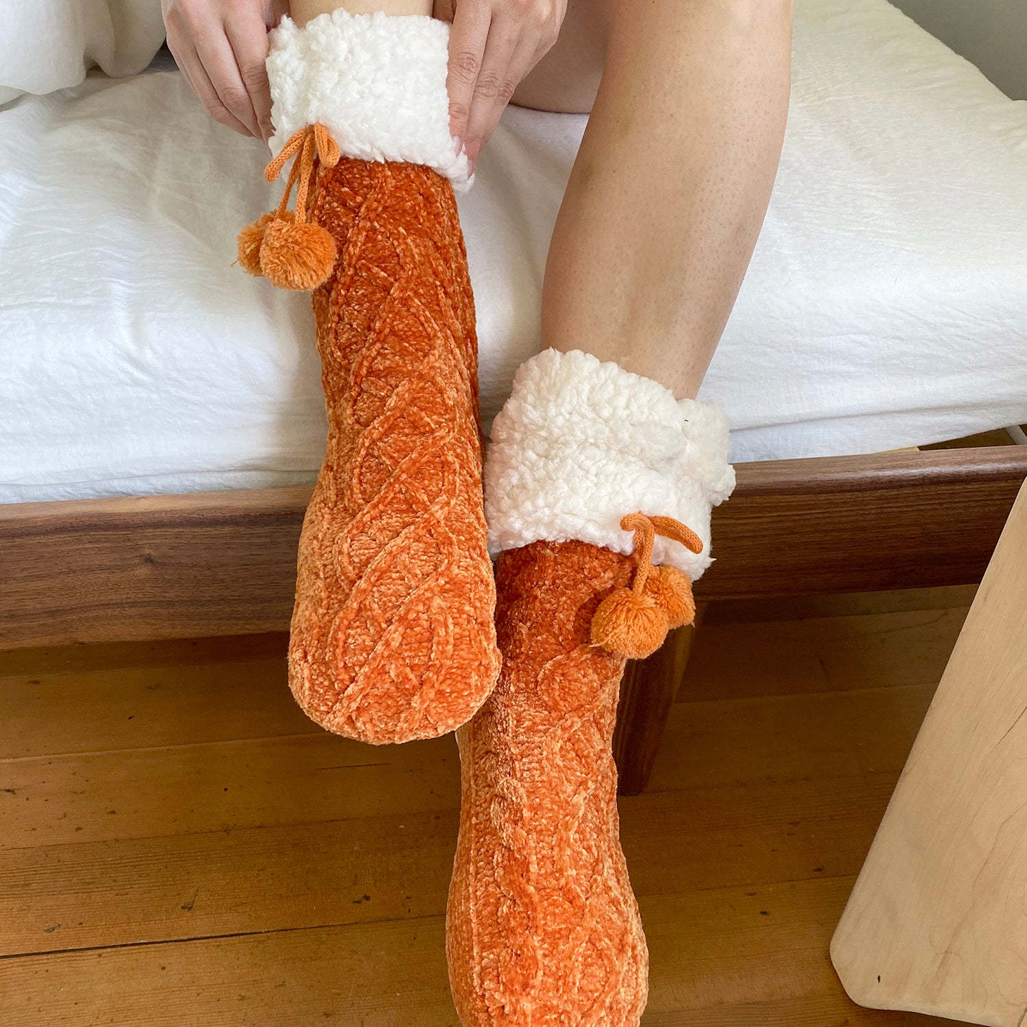 Pudus Winter Cable Knit Slipper Socks in Peach Caramel with Non-Slip Grippers and Faux Fur Sherpa Fleece Lining