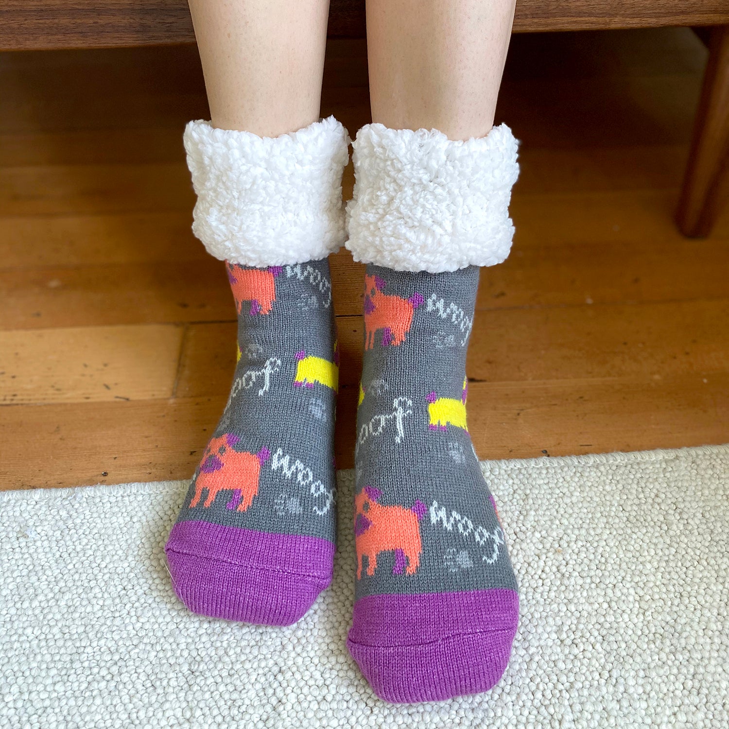 Pudus Cozy Winter Slipper Socks for Women and Men with Non-Slip Grippers and Faux Fur Sherpa Fleece - Adult Regular Fuzzy Socks Dog Woof - Classic Slipper Sock
