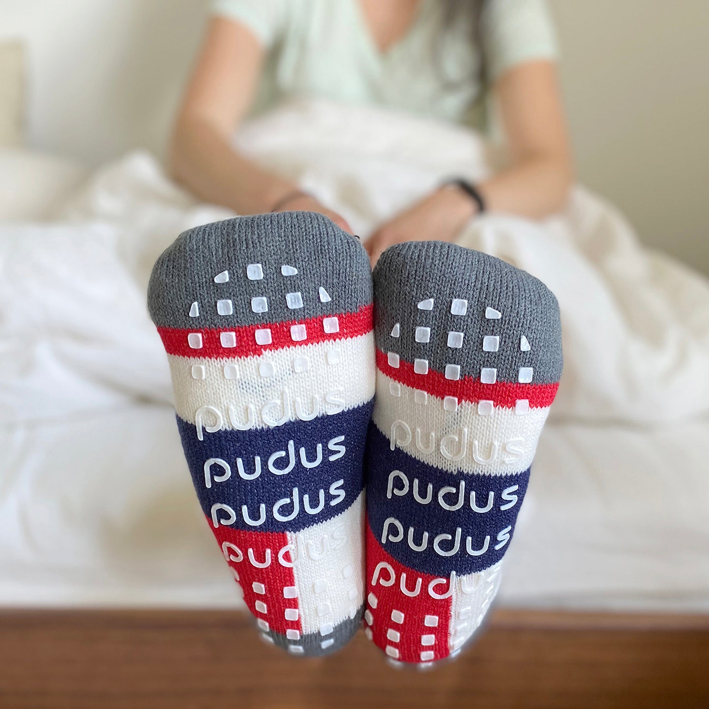 Pudus Cozy Winter Slipper Socks for Women and Men with Non-Slip Grippers and Faux Fur Sherpa Fleece - Adult Regular Fuzzy Socks Lone Star - Classic Slipper Sock
