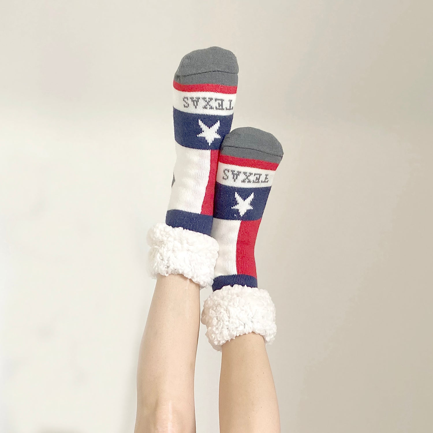 Pudus Cozy Winter Slipper Socks for Women and Men with Non-Slip Grippers and Faux Fur Sherpa Fleece - Adult Regular Fuzzy Socks Lone Star - Classic Slipper Sock