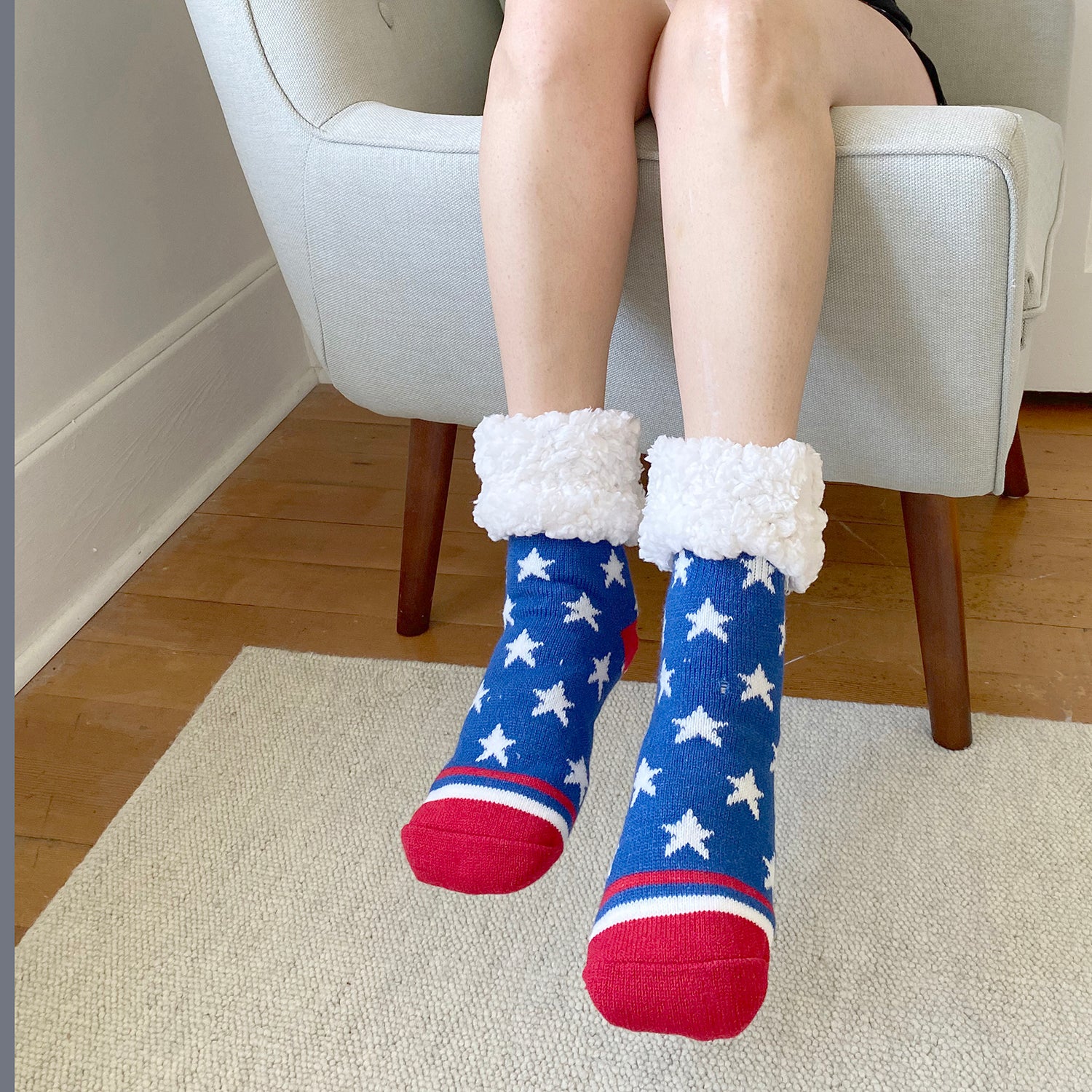 Pudus Cozy Winter Slipper Socks for Women and Men with Non-Slip Grippers and Faux Fur Sherpa Fleece - Adult Regular Fuzzy Socks Stars & Stripes - Classic Slipper Sock