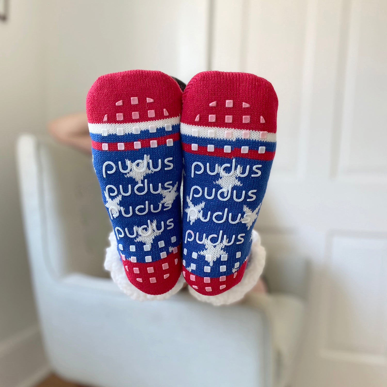 Pudus Cozy Winter Slipper Socks for Women and Men with Non-Slip Grippers and Faux Fur Sherpa Fleece - Adult Regular Fuzzy Socks Stars & Stripes - Classic Slipper Sock