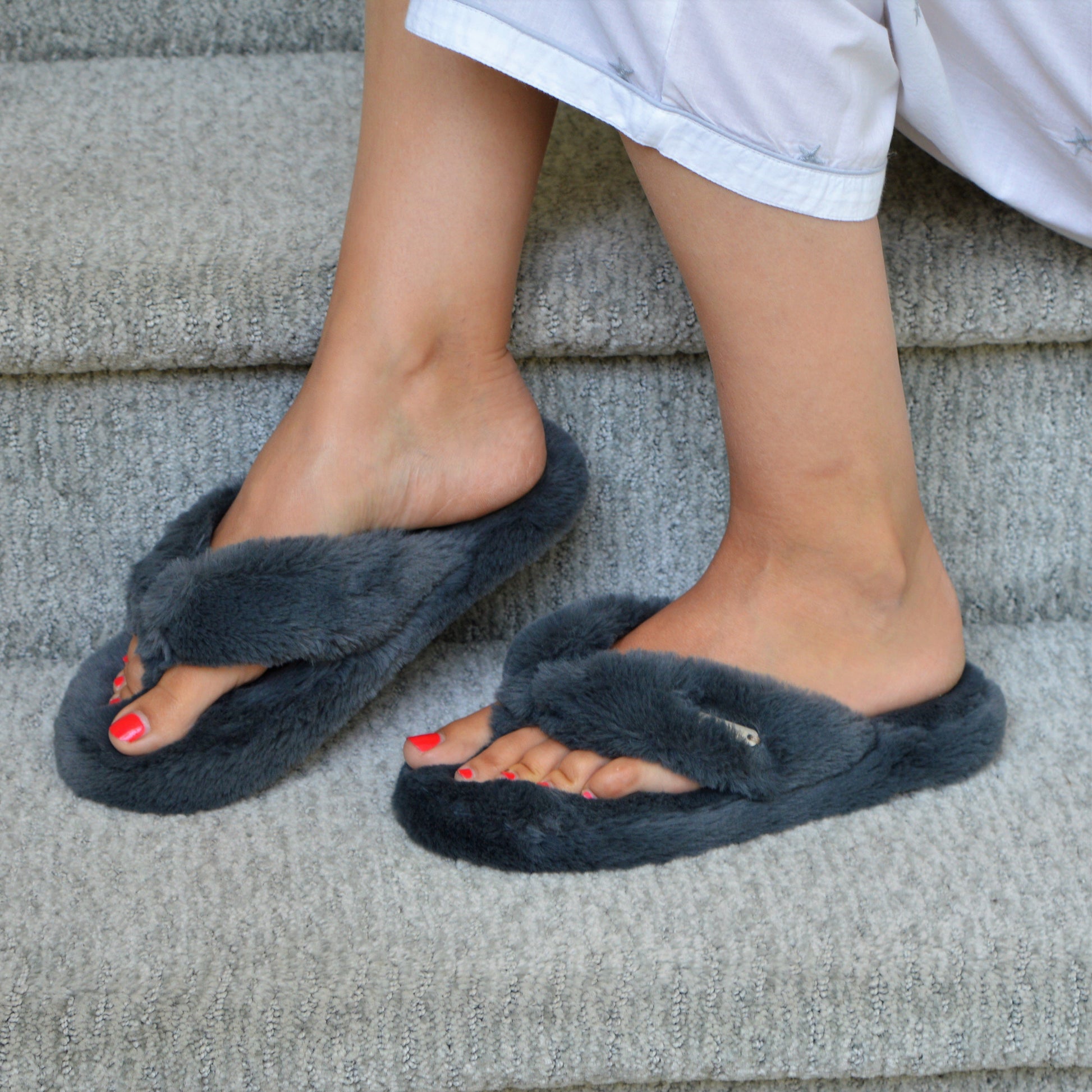 Grey Cottontail Flip Flop Slippers - Memory Foam Slippers for Women with Soft  Faux Fur Lining 