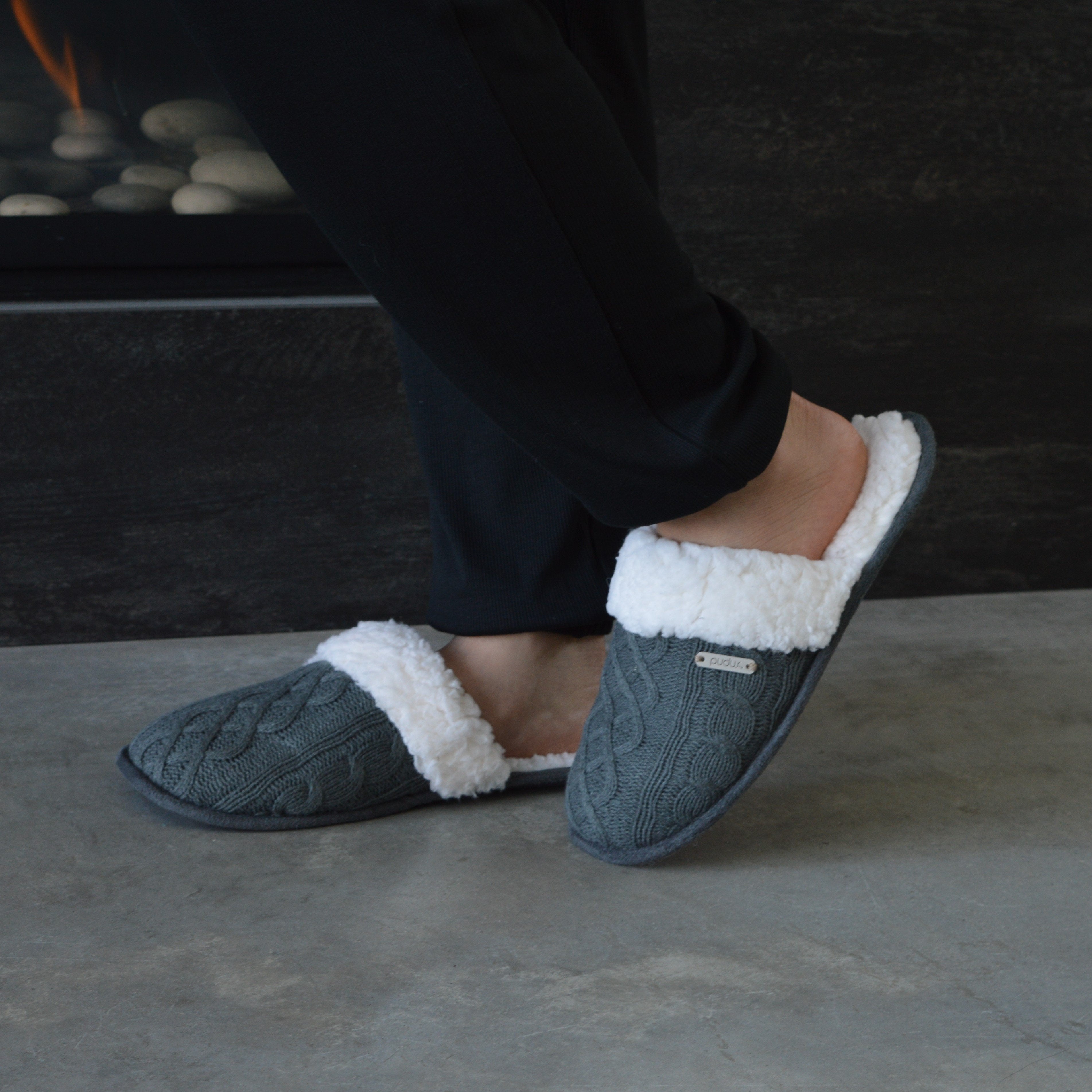 Pudus slide sale slippers